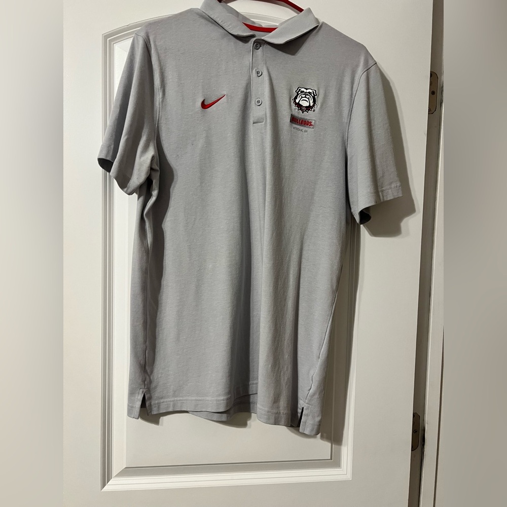 Men’s Nike Georgia Bulldog Gray Polo Shirt with Red Accents Size Large